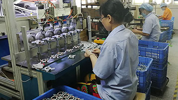 台灣黄瓜视频免费观看散熱風扇生產場景照片