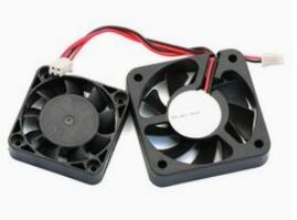 筆記本電腦散熱風扇自動控溫控速降噪裝置